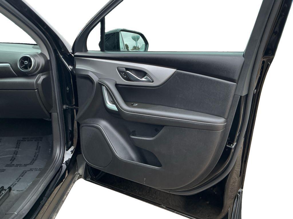 used 2025 Chevrolet Blazer car, priced at $29,386