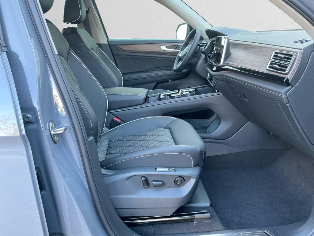 new 2026 Volkswagen Atlas car, priced at $57,804