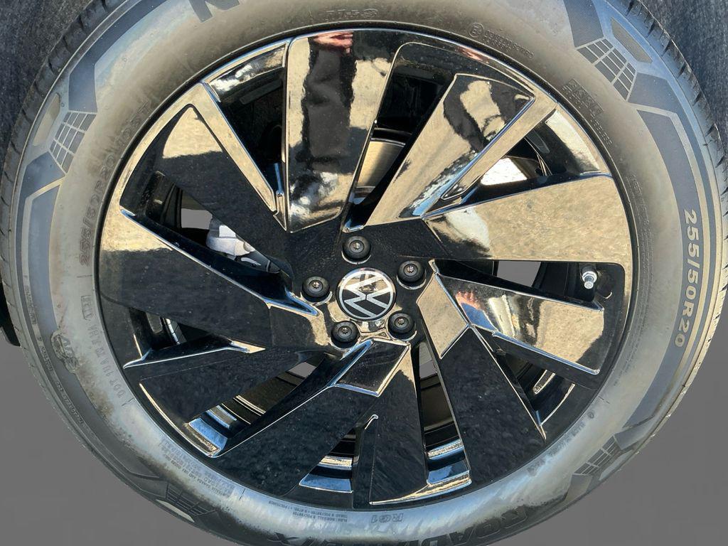 new 2026 Volkswagen Atlas Cross Sport car, priced at $42,654