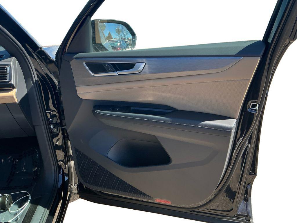 new 2026 Volkswagen Atlas Cross Sport car, priced at $42,654