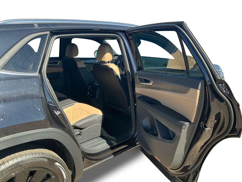 new 2026 Volkswagen Atlas Cross Sport car, priced at $42,654