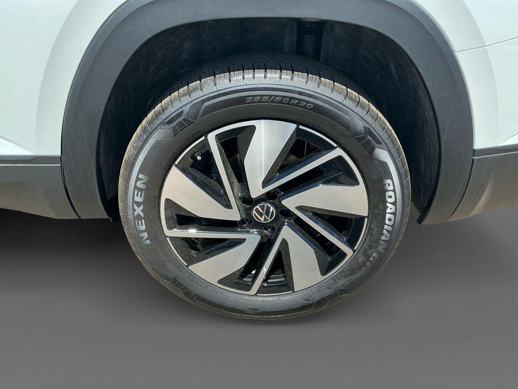 new 2026 Volkswagen Atlas car, priced at $43,538