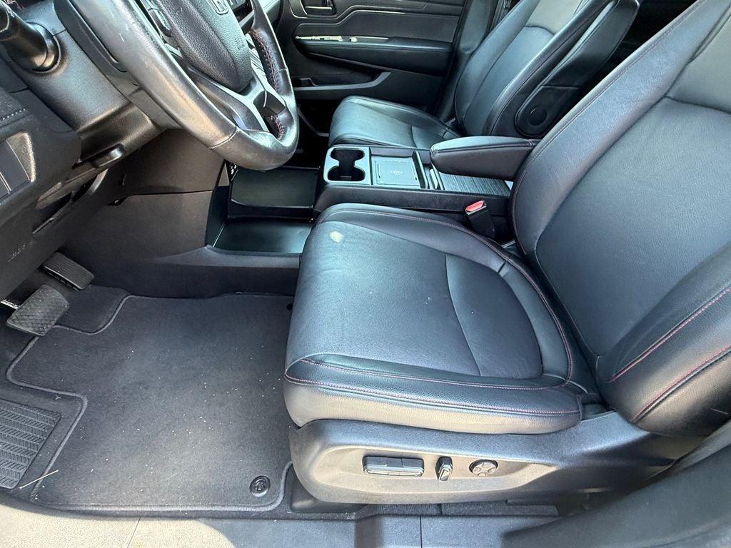 used 2025 Honda Odyssey car, priced at $40,970