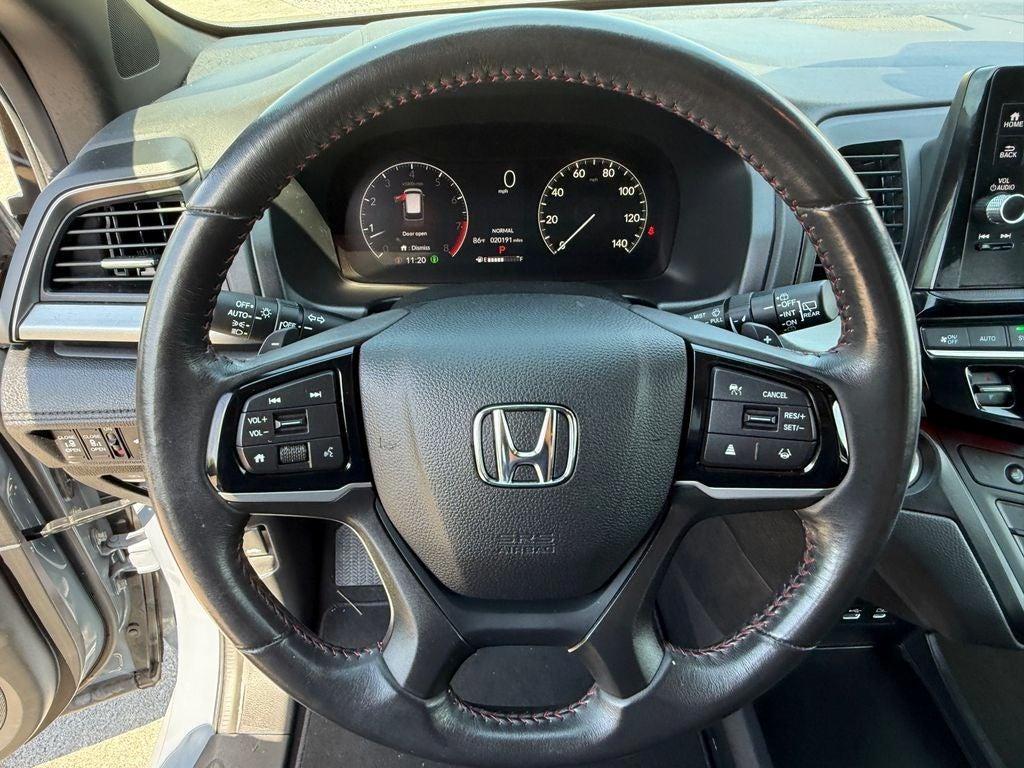 used 2025 Honda Odyssey car, priced at $40,970