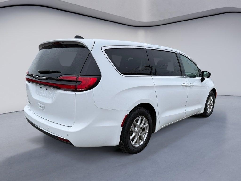 used 2024 Chrysler Pacifica car, priced at $27,795