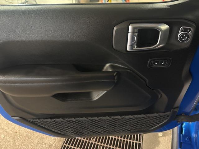 used 2021 Jeep Gladiator car, priced at $33,499