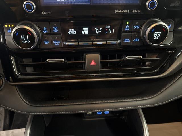 used 2022 Toyota Highlander car, priced at $32,999