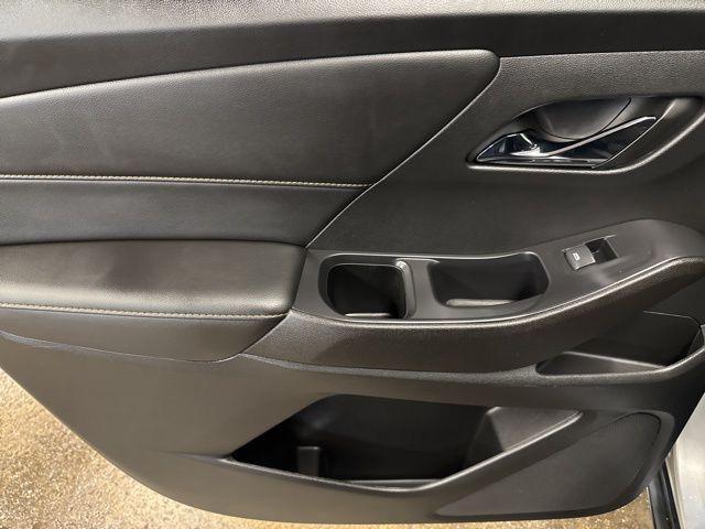 used 2021 Chevrolet Traverse car, priced at $24,999