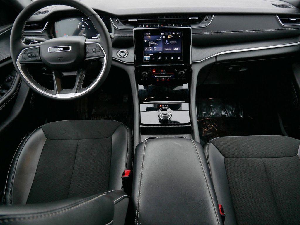 used 2024 Jeep Grand Cherokee car, priced at $32,999