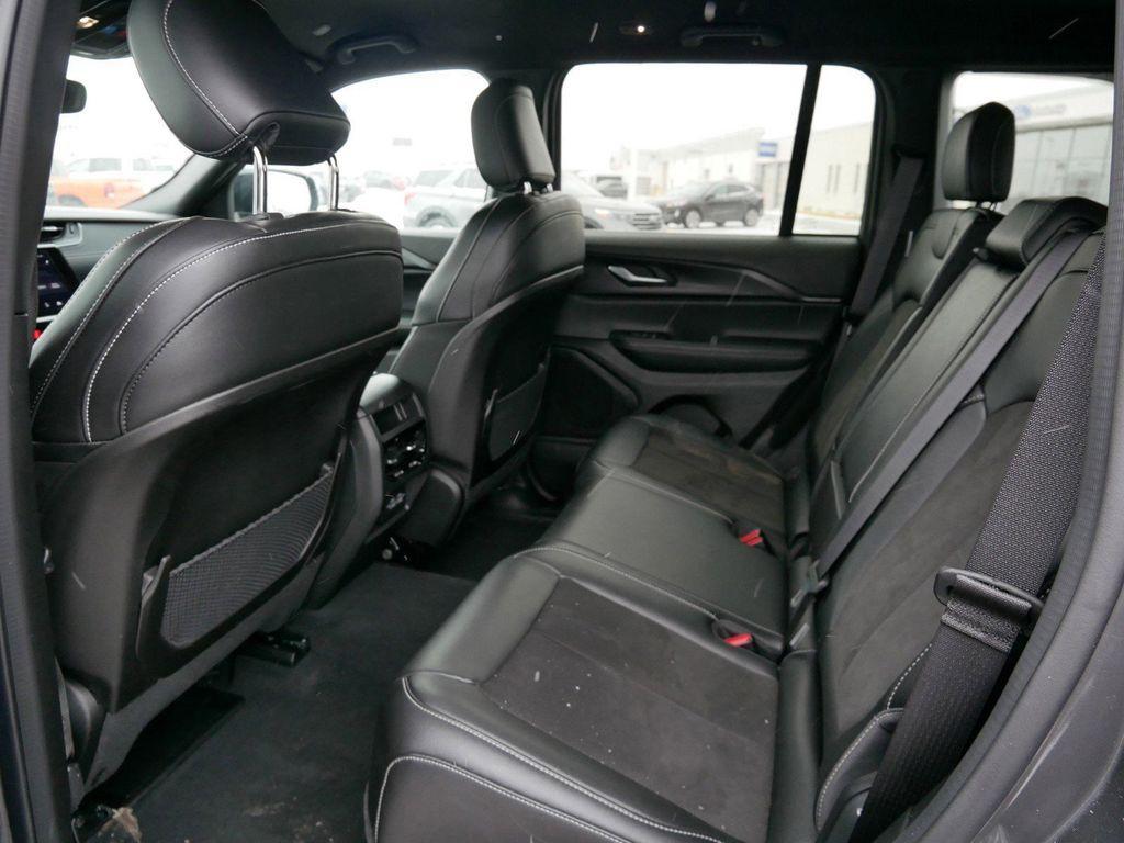 used 2024 Jeep Grand Cherokee car, priced at $32,999