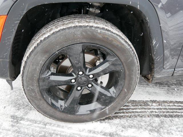 used 2024 Jeep Grand Cherokee car, priced at $35,999