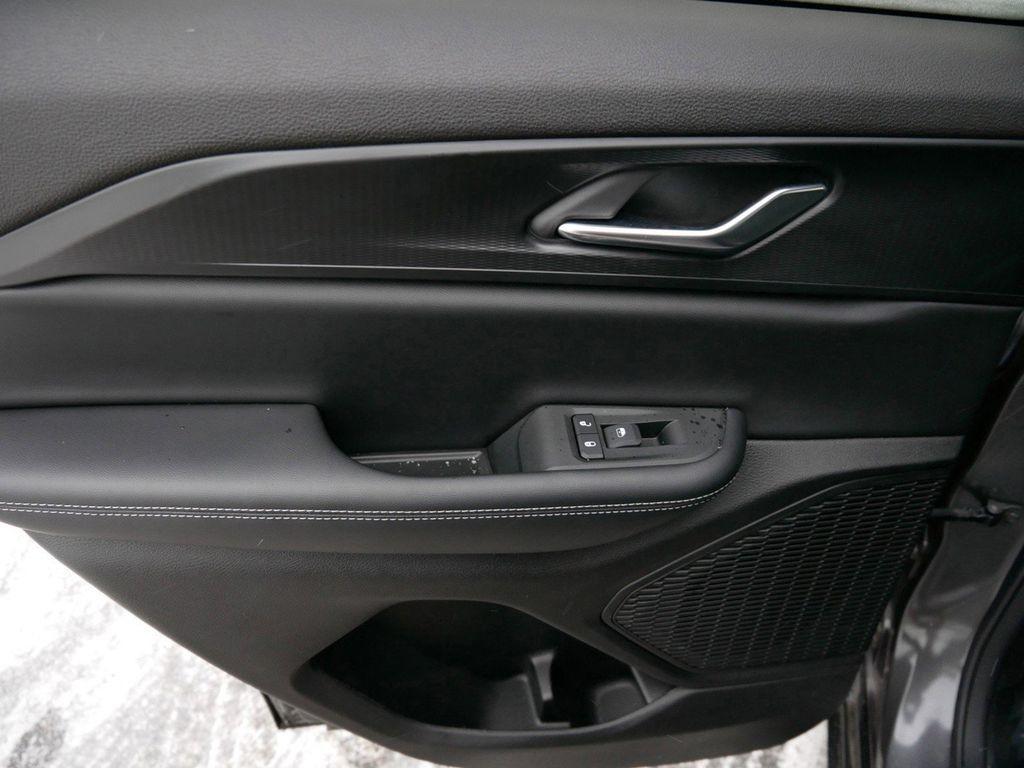 used 2024 Jeep Grand Cherokee car, priced at $32,999