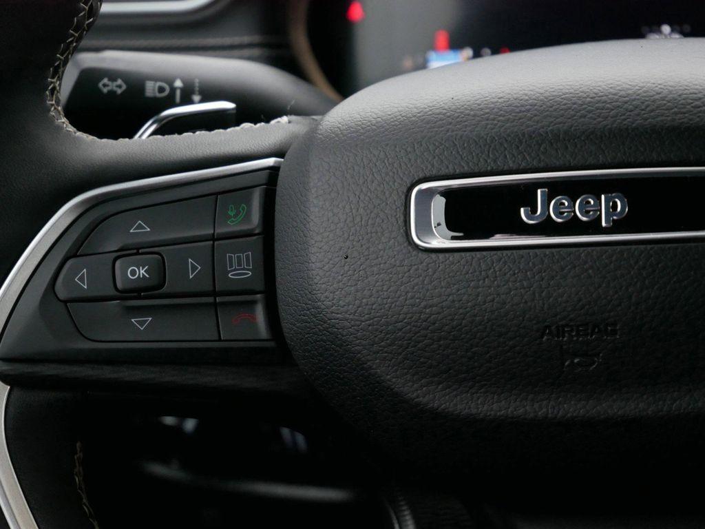 used 2024 Jeep Grand Cherokee car, priced at $32,999