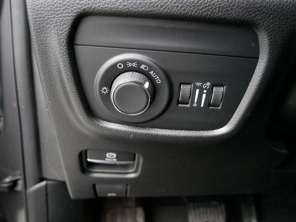 used 2024 Jeep Grand Cherokee car, priced at $32,999