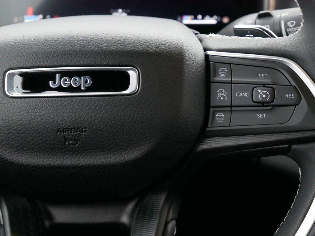 used 2024 Jeep Grand Cherokee car, priced at $32,999