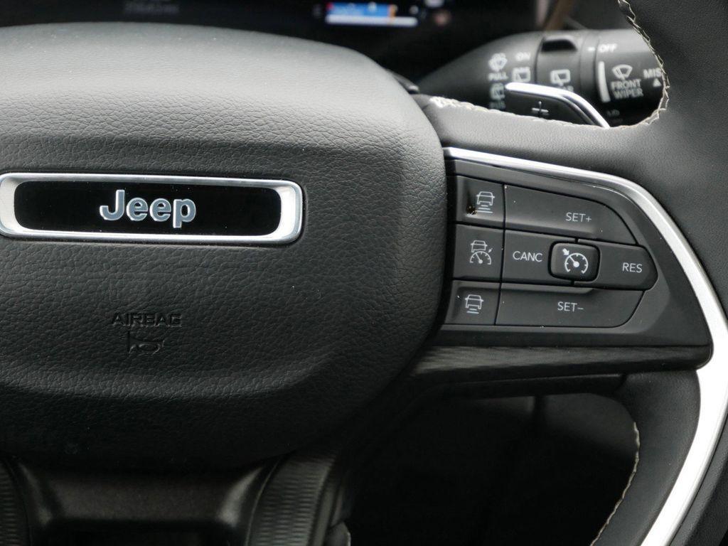 used 2024 Jeep Grand Cherokee car, priced at $29,799