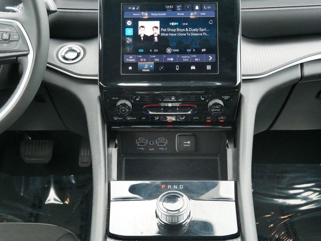 used 2024 Jeep Grand Cherokee car, priced at $29,799