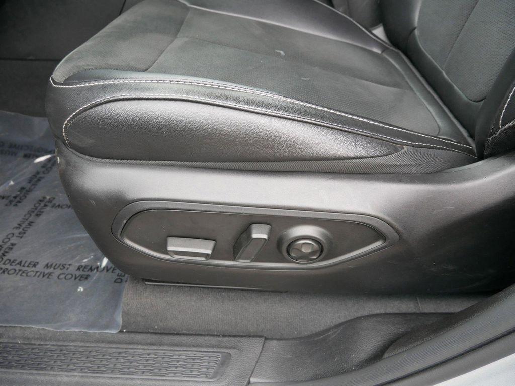 used 2024 Jeep Grand Cherokee car, priced at $29,799