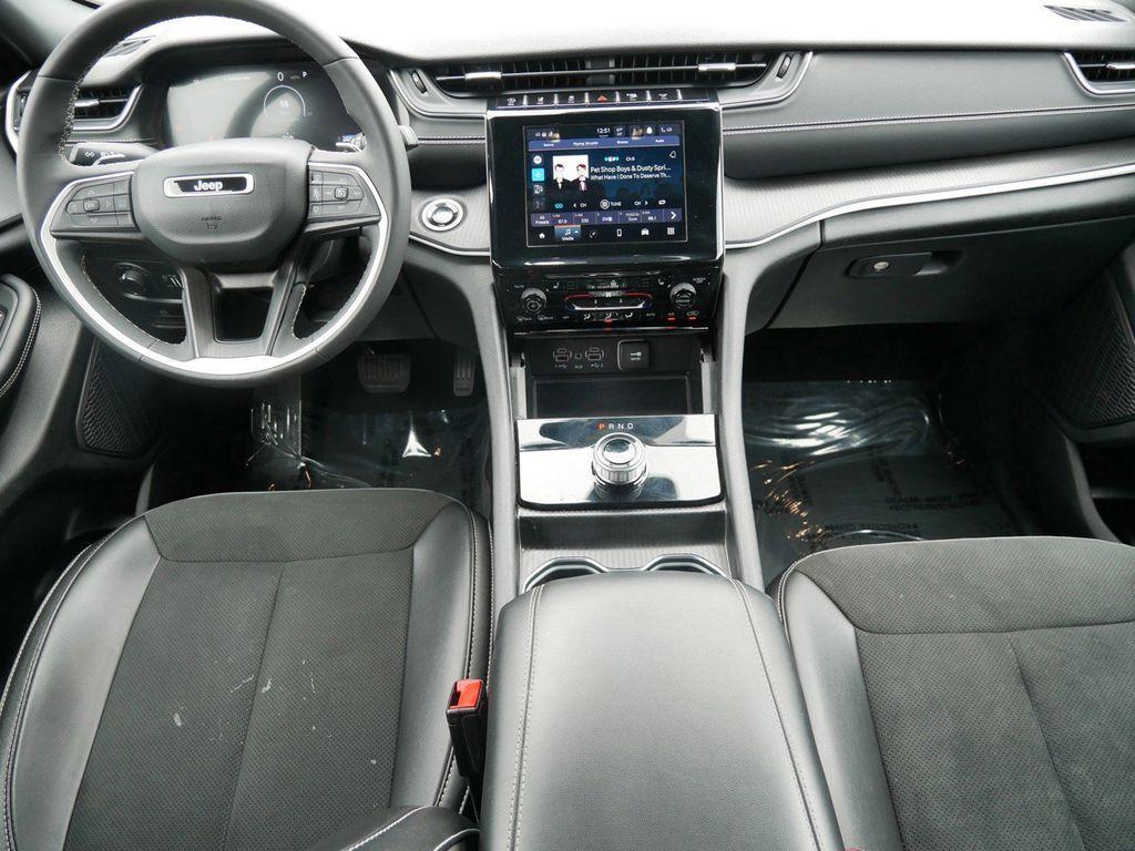 used 2024 Jeep Grand Cherokee car, priced at $29,799