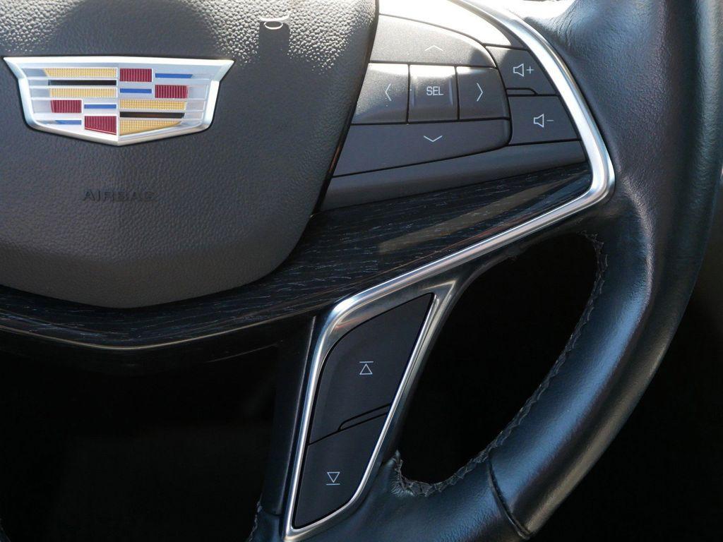 used 2023 Cadillac XT5 car, priced at $30,999