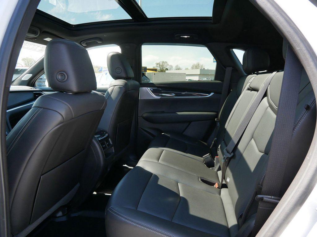 used 2023 Cadillac XT5 car, priced at $30,999