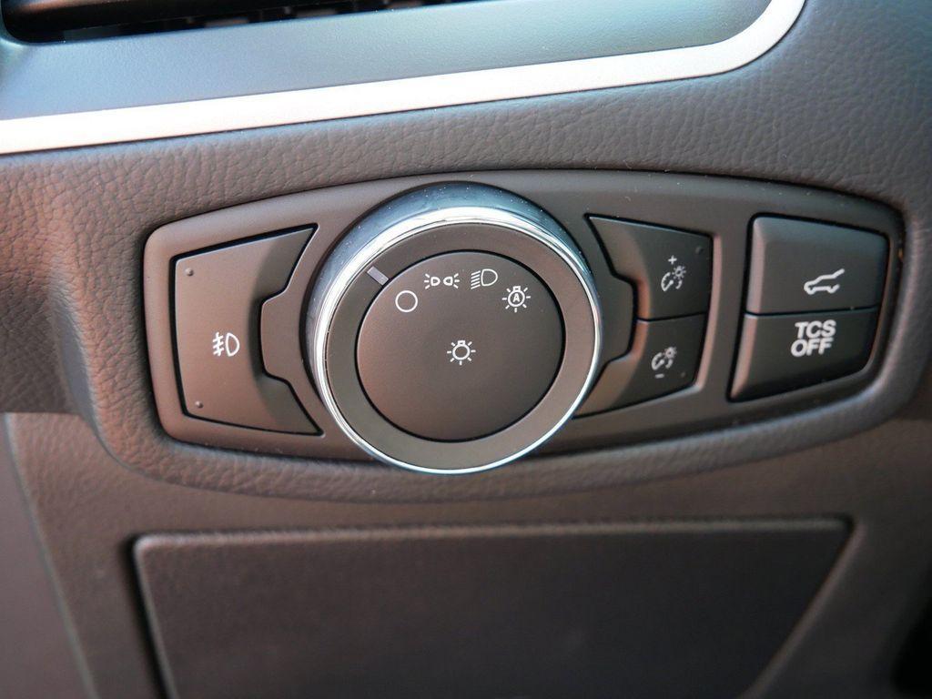 used 2023 Ford Edge car, priced at $27,125