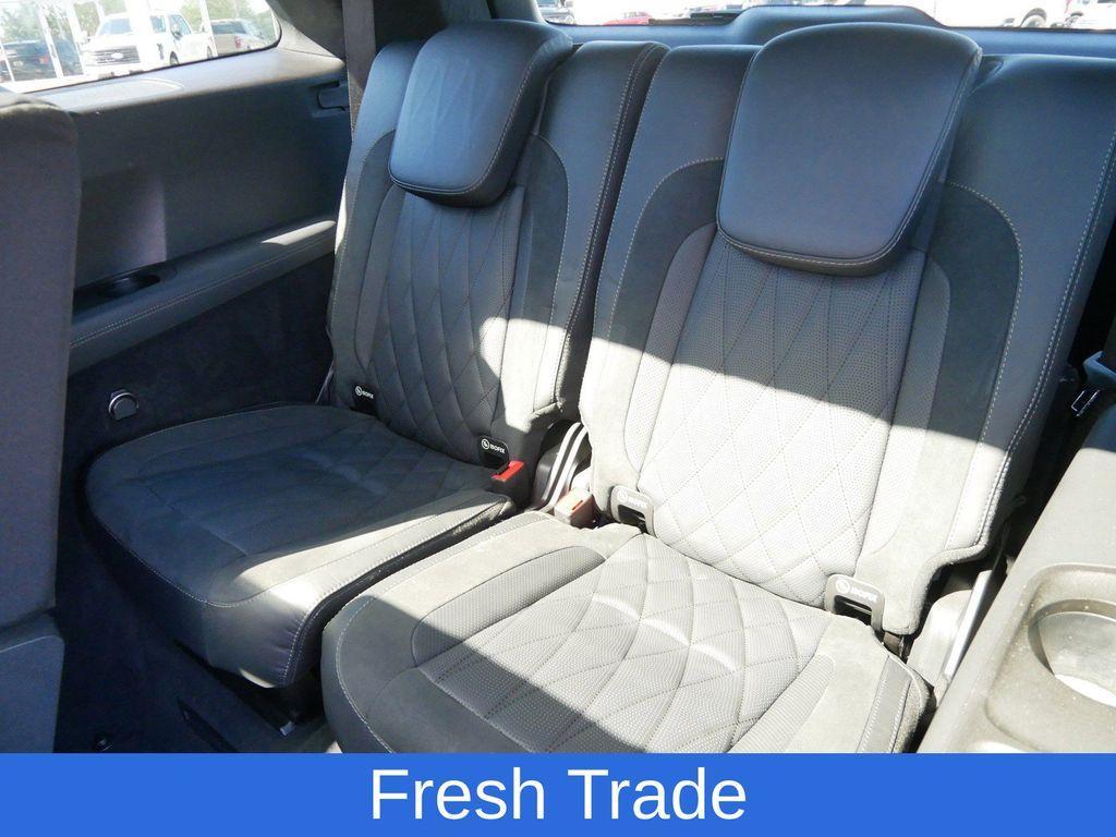 Mercedes-Benz GLS view 15