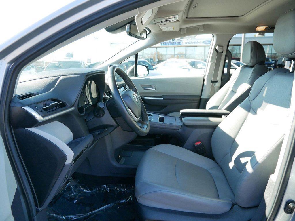 used 2024 Toyota Sienna car, priced at $37,499