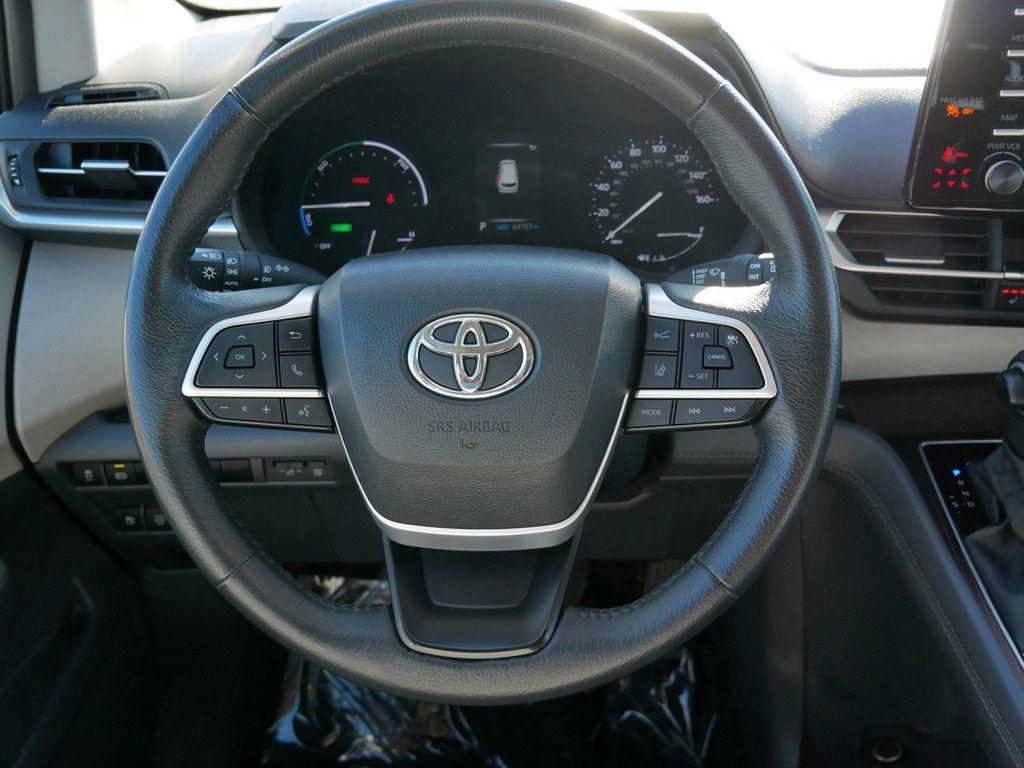 used 2024 Toyota Sienna car, priced at $37,499