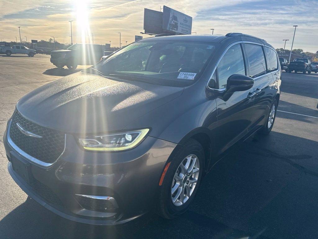 used 2021 Chrysler Pacifica car, priced at $23,049
