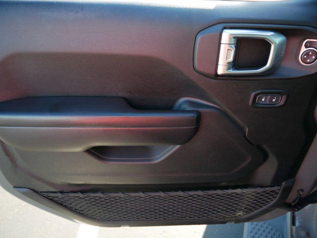 used 2021 Jeep Gladiator car, priced at $27,499