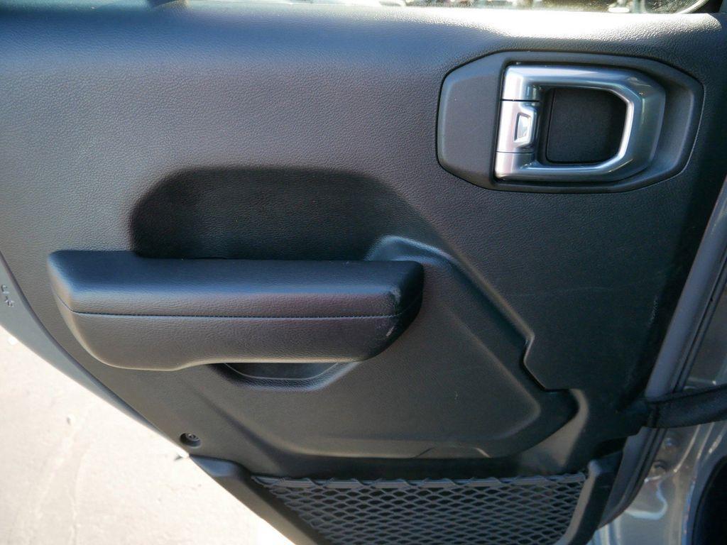 used 2021 Jeep Gladiator car, priced at $27,499