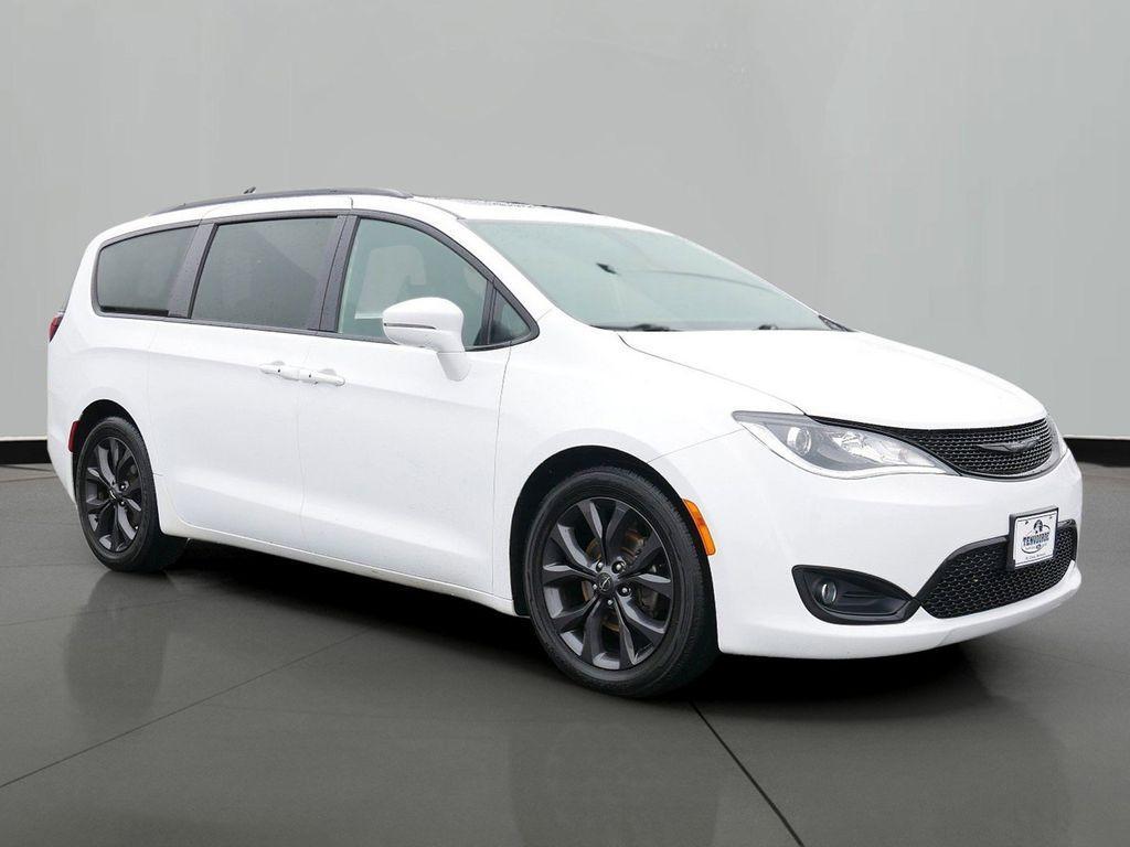 used 2018 Chrysler Pacifica car, priced at $18,499
