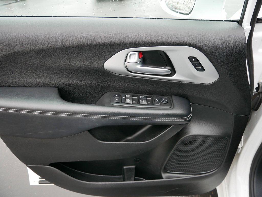 used 2018 Chrysler Pacifica car, priced at $18,499