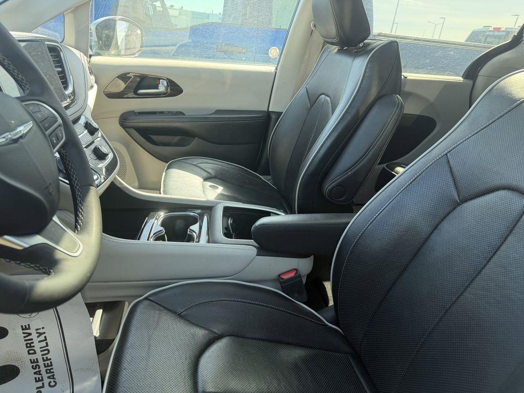 used 2023 Chrysler Pacifica car, priced at $27,999