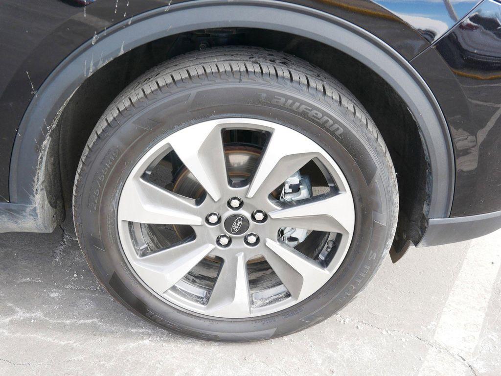 used 2025 Ford Escape car, priced at $27,999