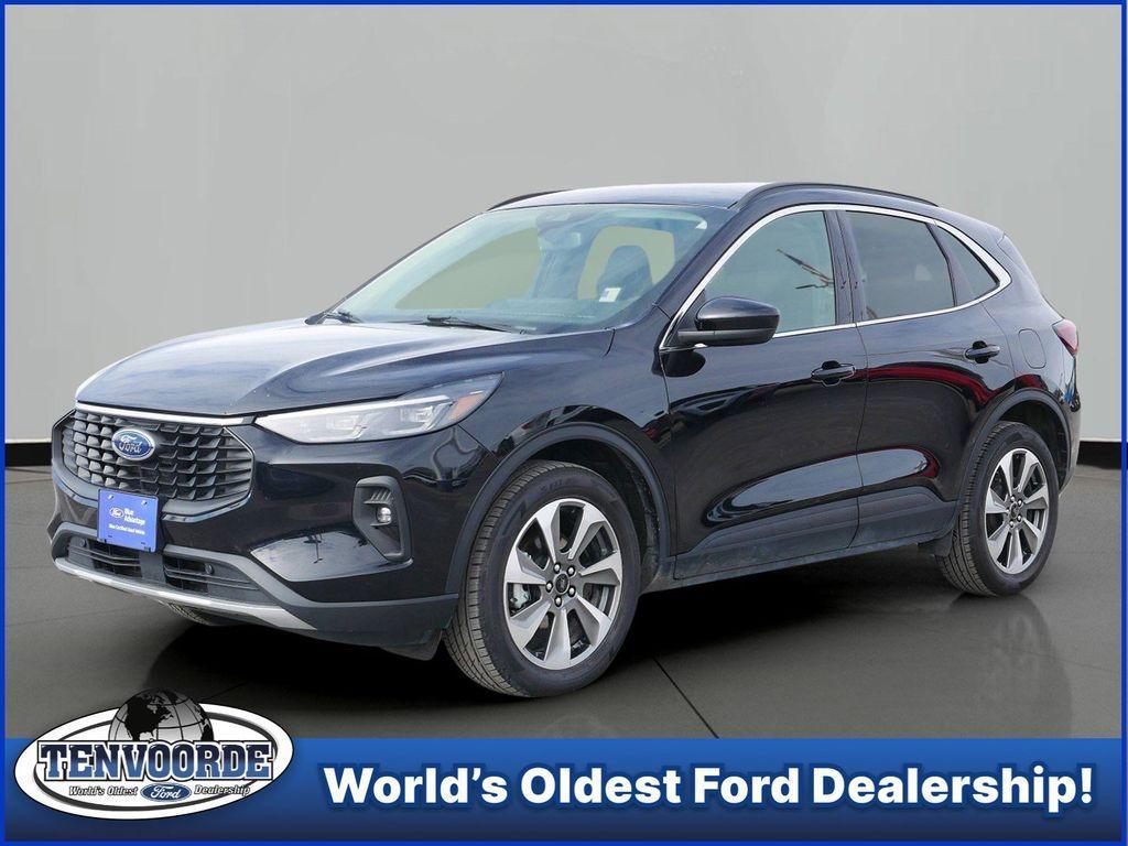 used 2025 Ford Escape car, priced at $27,999