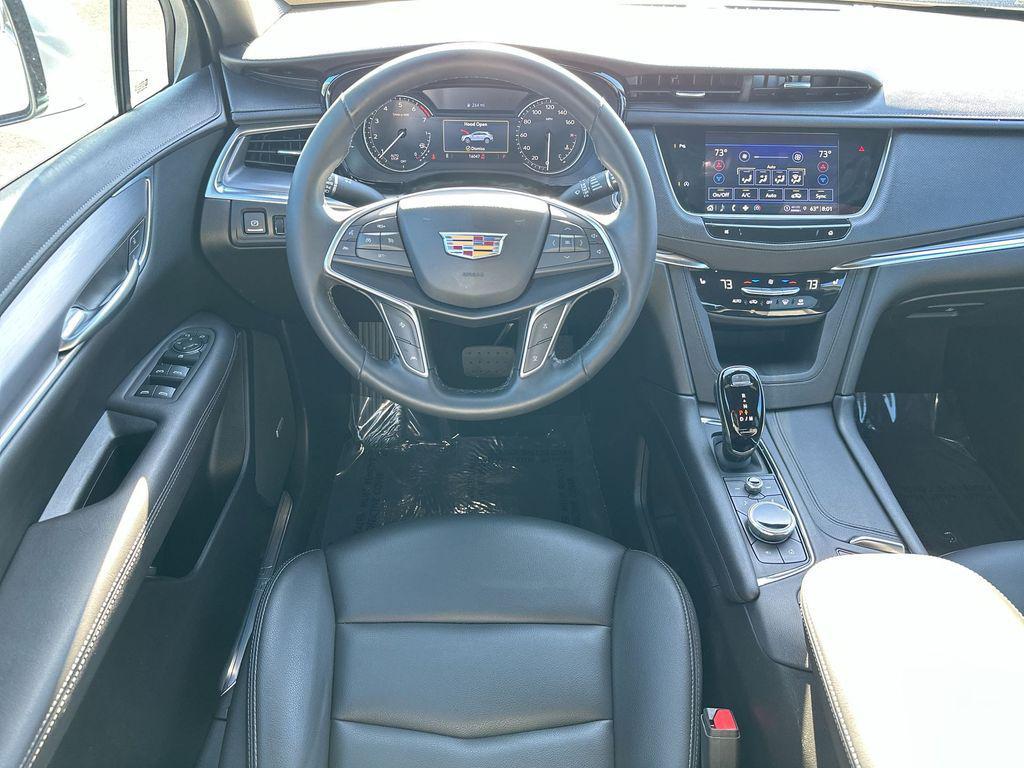 used 2024 Cadillac XT5 car, priced at $32,990