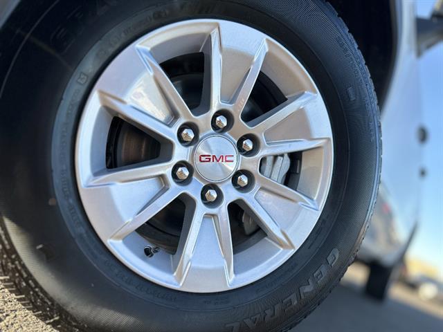 new 2026 GMC Sierra 1500 car, priced at $43,320