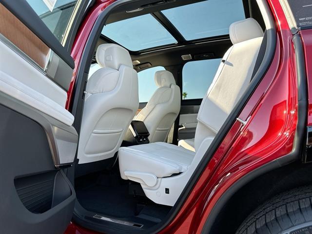 new 2026 Cadillac VISTIQ car, priced at $74,715