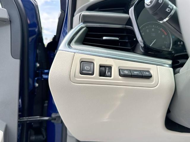 new 2025 Cadillac XT5 car, priced at $56,090