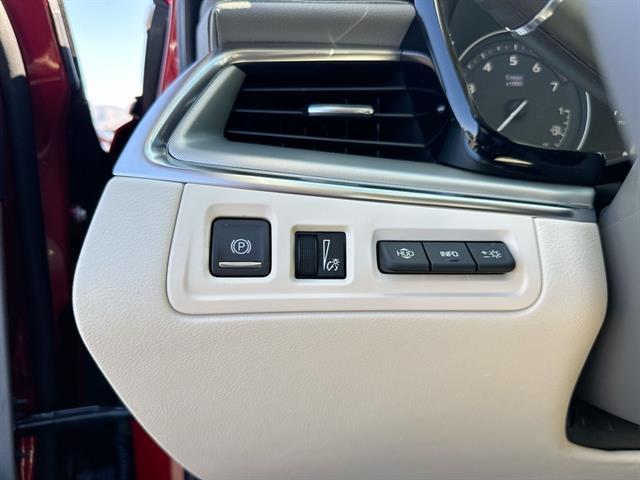 new 2025 Cadillac XT5 car, priced at $47,790