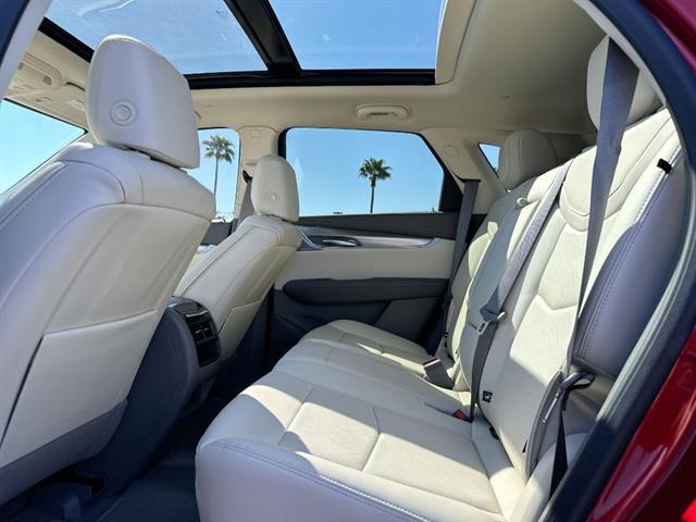 new 2025 Cadillac XT5 car, priced at $46,090