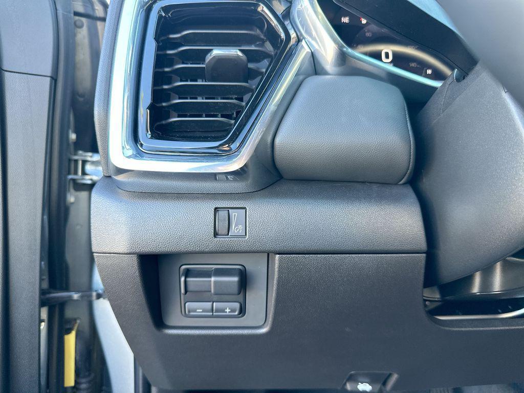 used 2025 GMC Canyon car, priced at $38,579