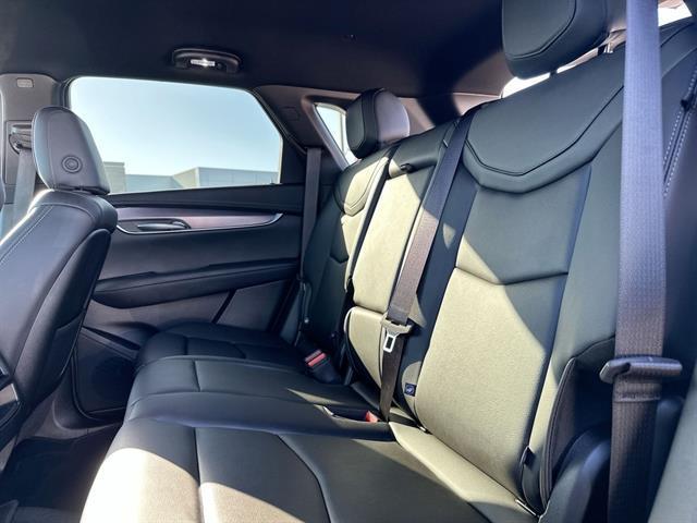 new 2025 Cadillac XT5 car, priced at $37,415