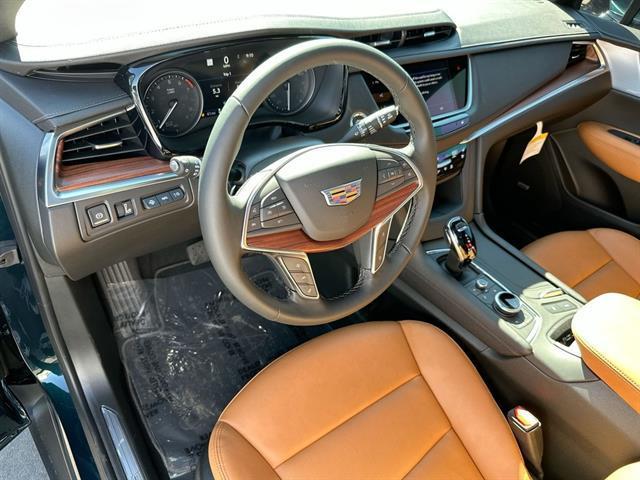 new 2025 Cadillac XT5 car, priced at $51,990