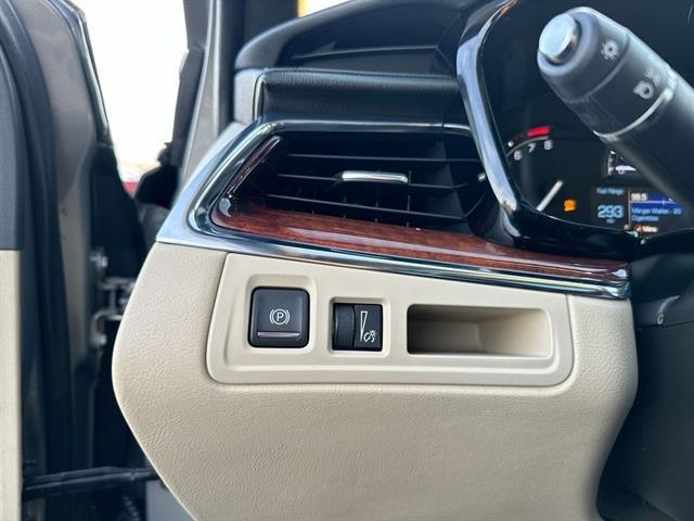 used 2018 Cadillac XT5 car, priced at $17,990