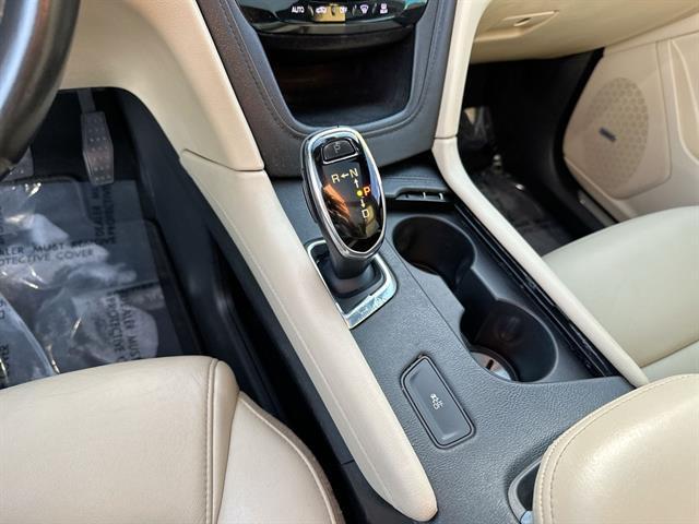 used 2018 Cadillac XT5 car, priced at $17,990