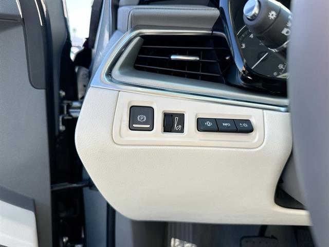 new 2025 Cadillac XT5 car, priced at $50,065