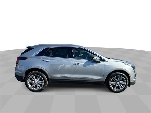 new 2025 Cadillac XT5 car, priced at $50,065